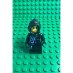 Lego Movie Minifigure Wyldstyle with Hood tlm017